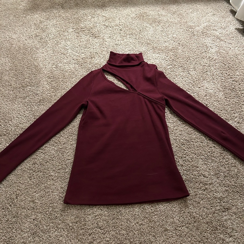 Maroon sweater